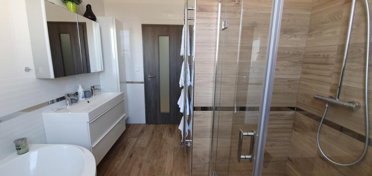 Wellness Emporio Apartment Lostice