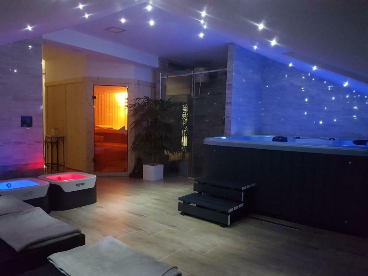 Wellness Emporio Apartment Lostice